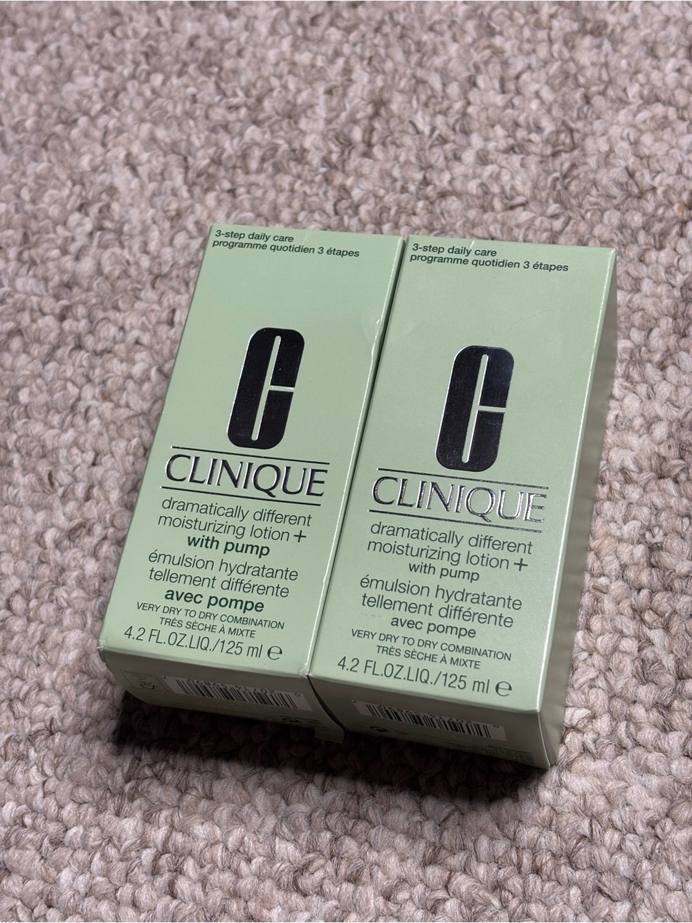 NIB Clinique Dramatically Different Moisturizing Lotion+ Duo (Set of 2) 4.2 oz